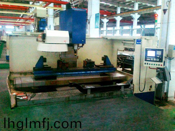 前軸十孔加工專用立式加工